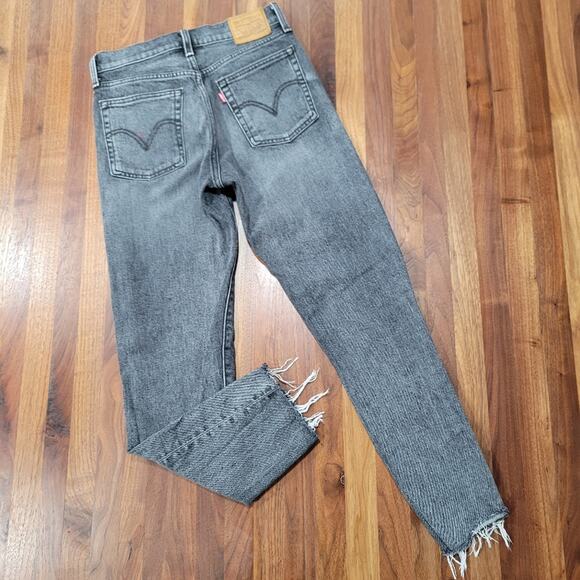 Levi's Wedgie Ankle Length Jeans Size 25 Rough Hems - Picture 2 of 11